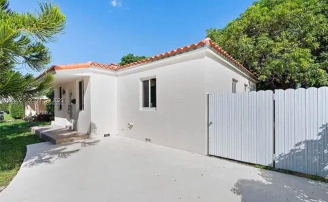 15 Oviedo Ave in Coral Gables, FL - Building Photo - Building Photo