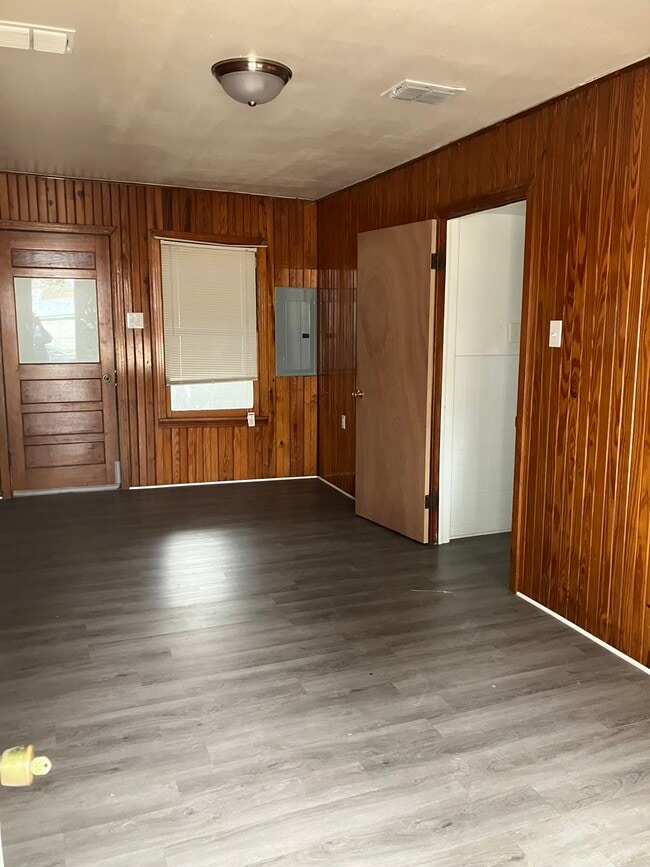 600 Alexander, Unit 600 in Three Rivers, TX - Building Photo - Building Photo