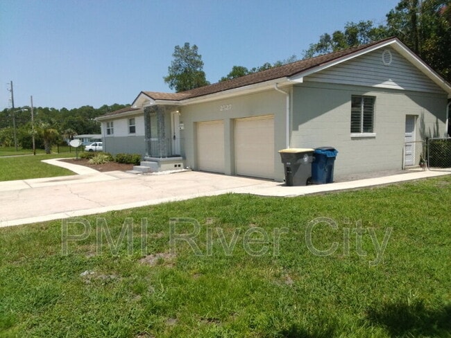 2527 Emily Ln