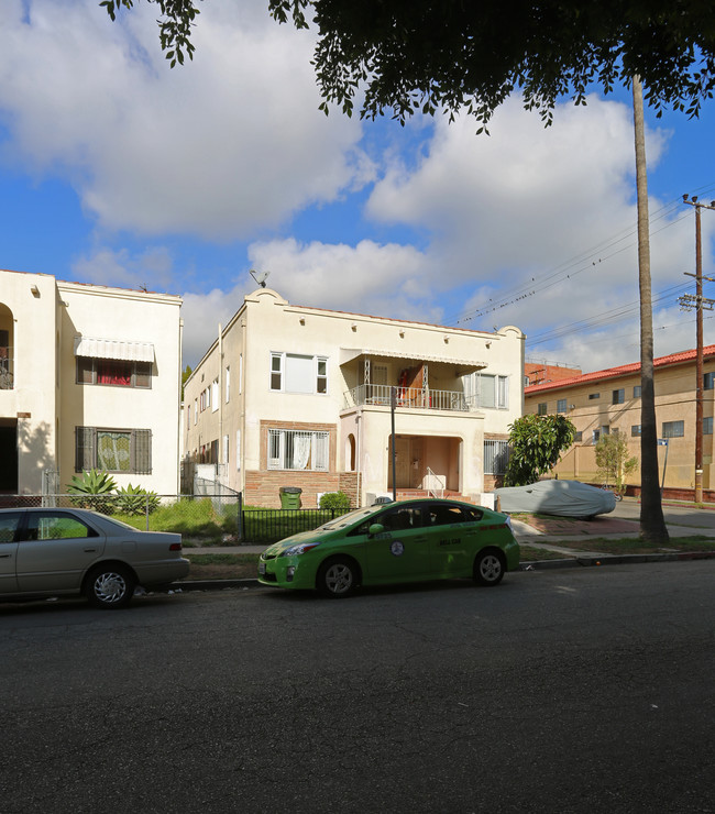 901-903 S Berendo St in Los Angeles, CA - Foto de edificio - Building Photo