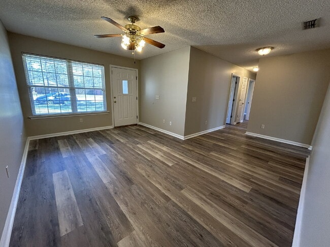 307 N Belmont Ct in Hinesville, GA - Building Photo - Building Photo