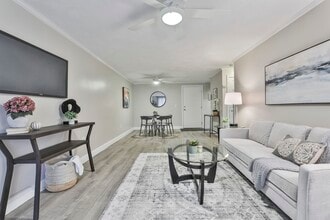 5 Karen Cir in Billerica, MA - Building Photo - Building Photo