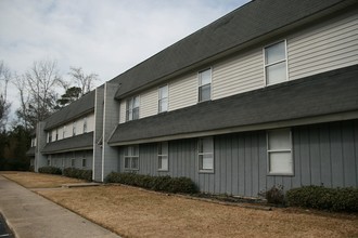 Hampton Place Apartments in Kingstree, SC - Building Photo - Building Photo