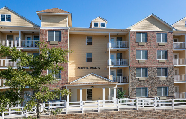 Gillette Towers 55+ Community in Sayreville, NJ - Building Photo - Building Photo