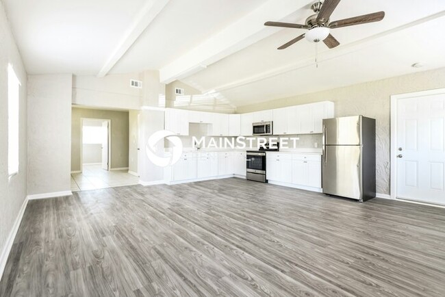 1012 Briarwood Rd in Brandon, FL - Building Photo - Building Photo