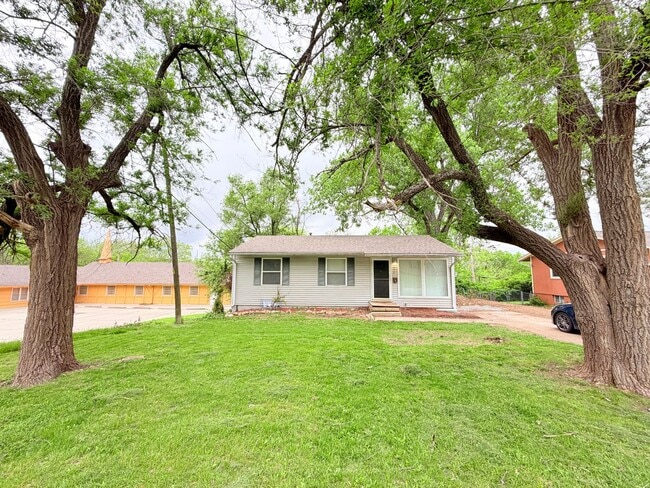 property at 14812 Bellaire Ave
