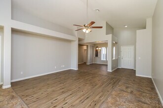 21791 E Calle de Flores in Queen Creek, AZ - Foto de edificio - Building Photo
