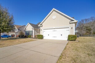14 Suwannee Ct in Simpsonville, SC - Building Photo