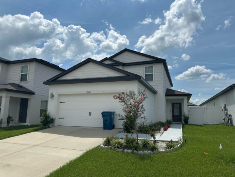 29235 Fedora Cir in Brooksville, FL - Building Photo
