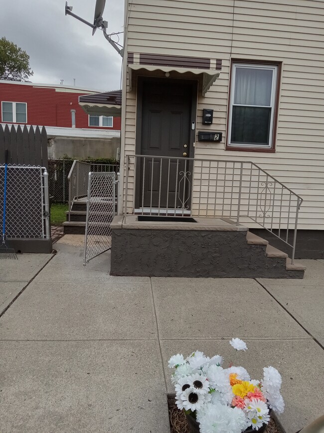 92 E 21st St, Unit Apartment 2