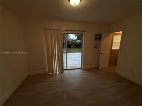 930 SW 29th St in Fort Lauderdale, FL - Building Photo - Building Photo