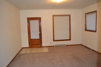 635-6355 Court St in Clay Center, KS - Building Photo - Building Photo