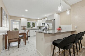 39 W Front St in Bridgeport, PA - Building Photo - Building Photo