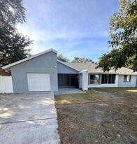 2 Chip Ct in Kissimmee, FL - Building Photo