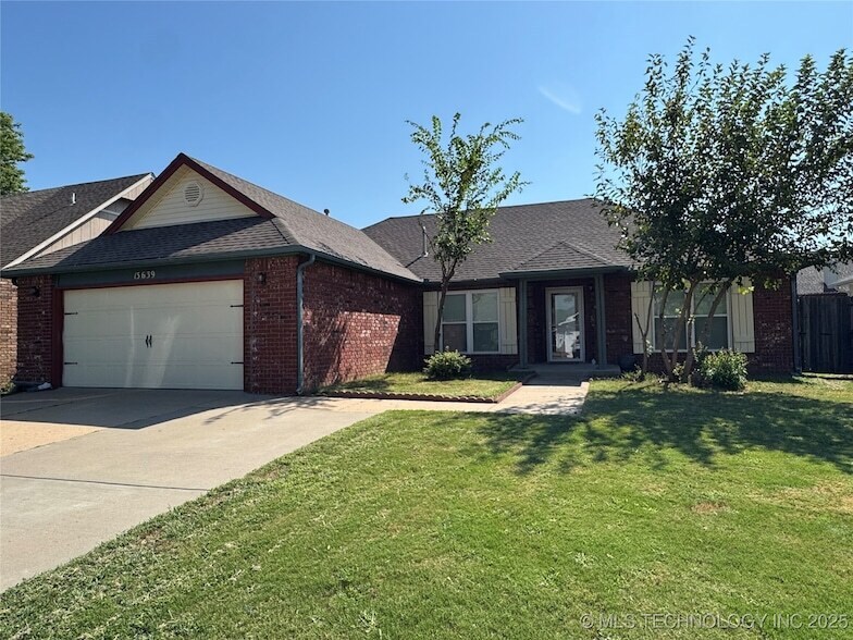 13639 S Nyssa Ct in Glenpool, OK - Building Photo