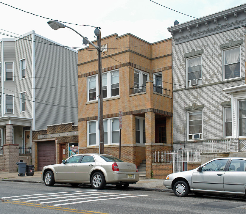 1905-1907 New York Ave in Union City, NJ - Building Photo