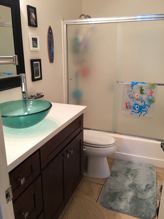 17052 Pacific Coast Hwy in Huntington Beach, CA - Building Photo - Building Photo