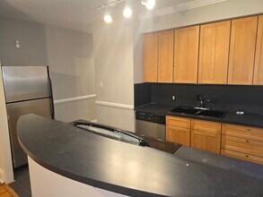 862 Nottingham Rd, Unit 2S in Grosse Pointe Park, MI - Building Photo - Building Photo