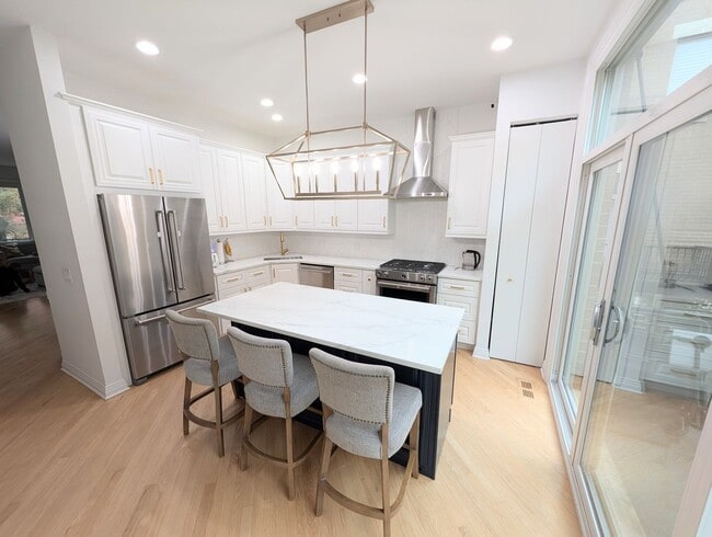 property at 504 N Peoria St