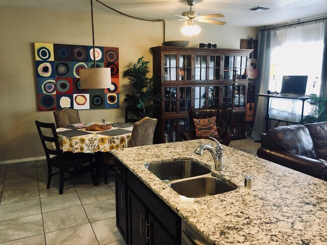 1627 Band Saw Dr NW in Albuquerque, NM - Building Photo - Building Photo