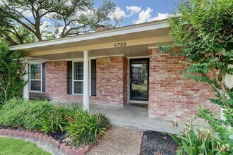 9738 Derrik Dr in Houston, TX - Building Photo - Building Photo