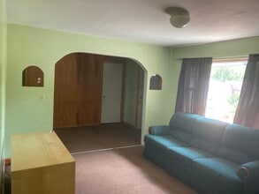 72 E College Ave in Frostburg, MD - Building Photo - Building Photo