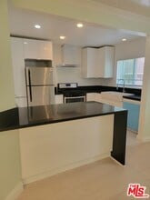827 Bay St in Santa Monica, CA - Foto de edificio - Building Photo