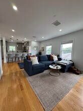 34 Buswell Park in Newton, MA - Building Photo - Building Photo