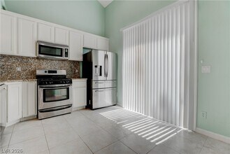 5999 Quiet Glow Ave in Las Vegas, NV - Building Photo - Building Photo