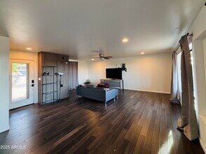 1750 W Pearce Rd in Phoenix, AZ - Building Photo - Building Photo