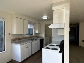 7631-7633-7633 SW 33rd Ave in Portland, OR - Building Photo - Building Photo