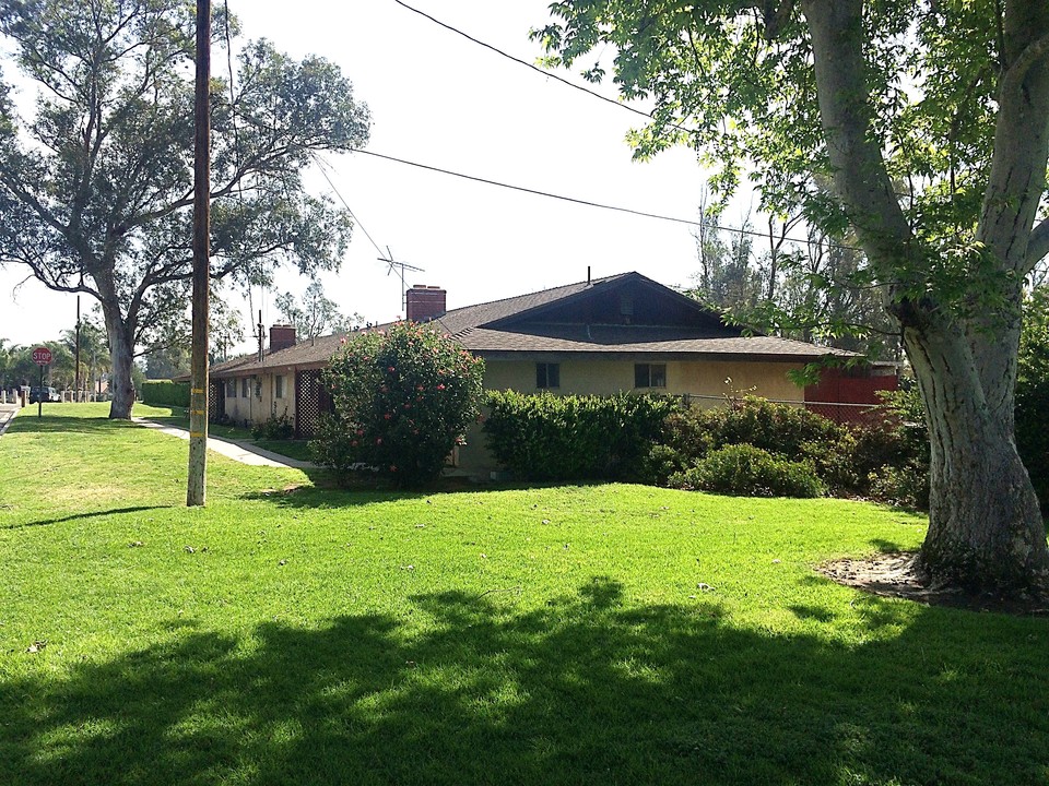 7360 Linares Ave in Jurupa Valley, CA - Building Photo