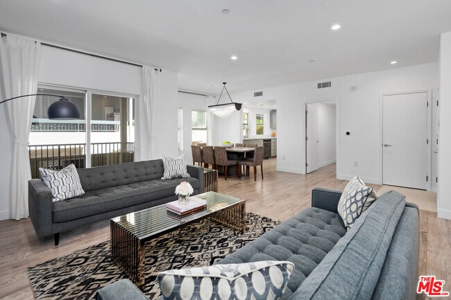 property at 1420 Laurel Ave