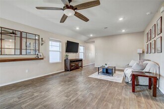 12224 Token Trl in Elgin, TX - Building Photo - Building Photo