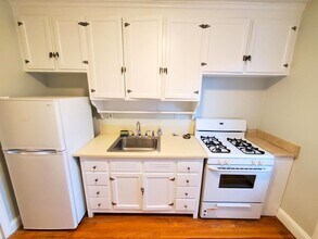 16 Ware St, Unit 42 in Cambridge, MA - Building Photo - Building Photo