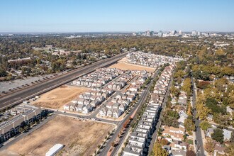 Crocker Village Single Family Homes in Sacramento, CA - Building Photo - Building Photo