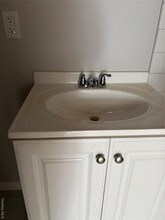 8 Charles Ln in Pomona, NY - Building Photo - Building Photo