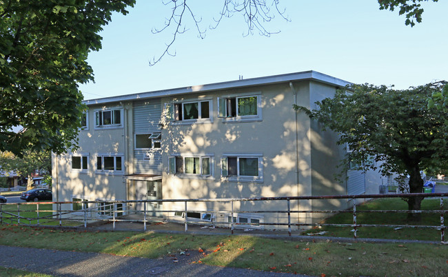 2108 Cassiar St in Vancouver, BC - Building Photo - Building Photo