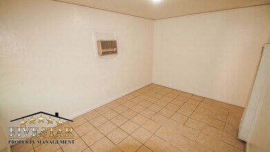 304 Woodrow Ave in Bakersfield, CA - Building Photo - Building Photo