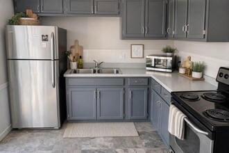 9125 Grand Ave in Kansas City, MO - Building Photo - Building Photo