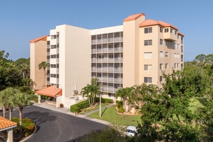 Naples Walk in Naples, FL - Building Photo