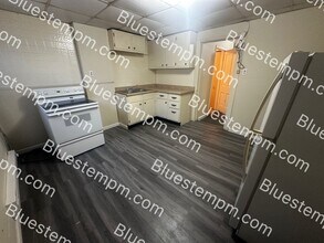 1713 Jones St in St. Joseph, MO - Building Photo - Building Photo