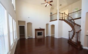 201 Kilkenny Ct in Keller, TX - Foto de edificio - Building Photo