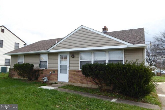 property at 2911 Kingston Way