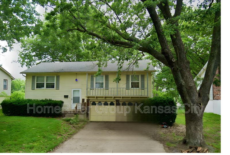 4201 S Milton Dr in Independence, MO - Building Photo