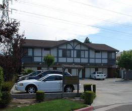 13832-13842 Iowa St in Westminster, CA - Building Photo - Building Photo