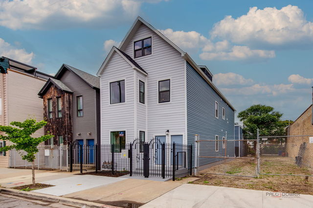 property at 1746 N California Ave