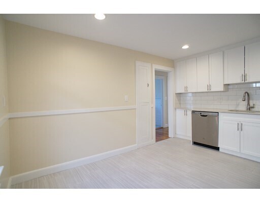 425 Newport Ave-Unit -2 in Quincy, MA - Building Photo - Building Photo