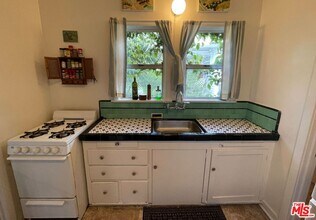 1320 N Harvard Blvd in Los Angeles, CA - Building Photo - Building Photo