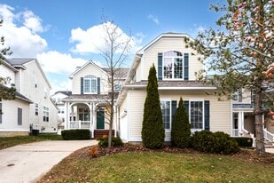 1366 N Bay Dr in Ann Arbor, MI - Building Photo